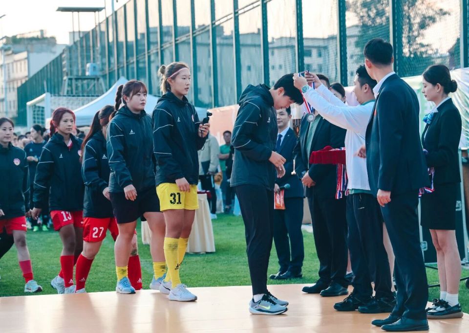 PFinS, 青岛市足球