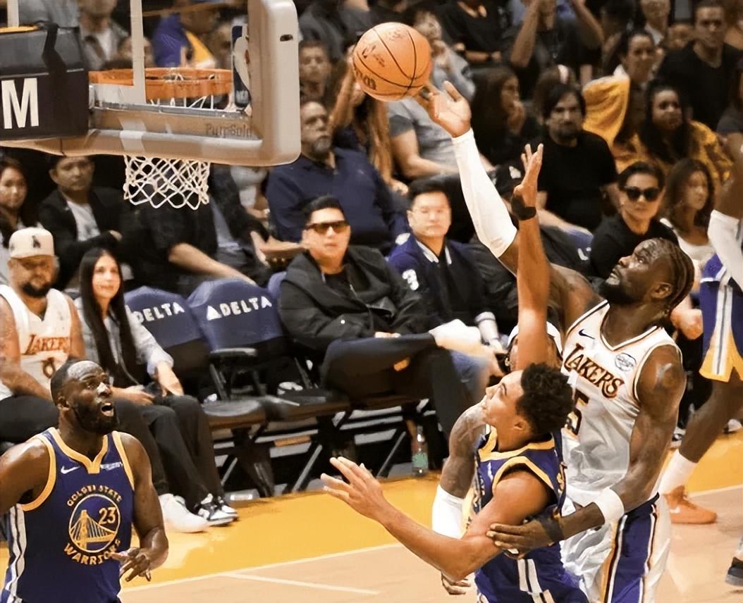 是在持续进, 特别是进攻